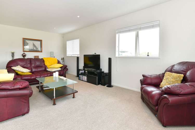 286 Alec Craig Way Gulf Harbour_29