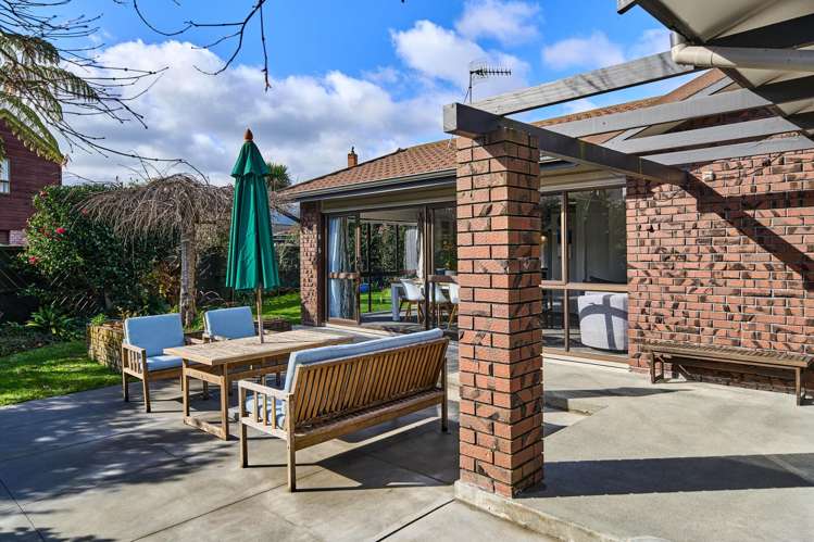 23 Mcenroe Grove Naenae_24