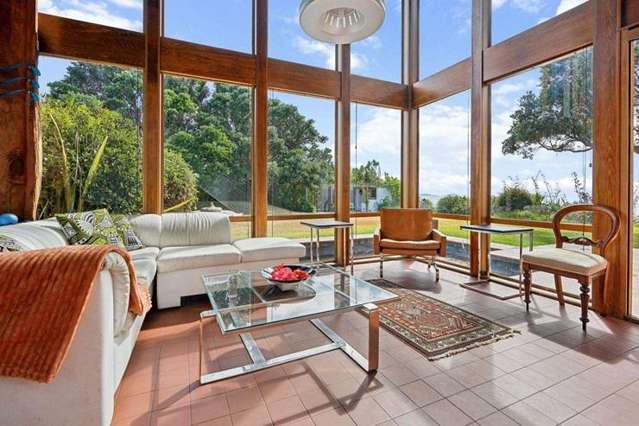 Former Cabinet minister’s Northland home sells for around $1.475m