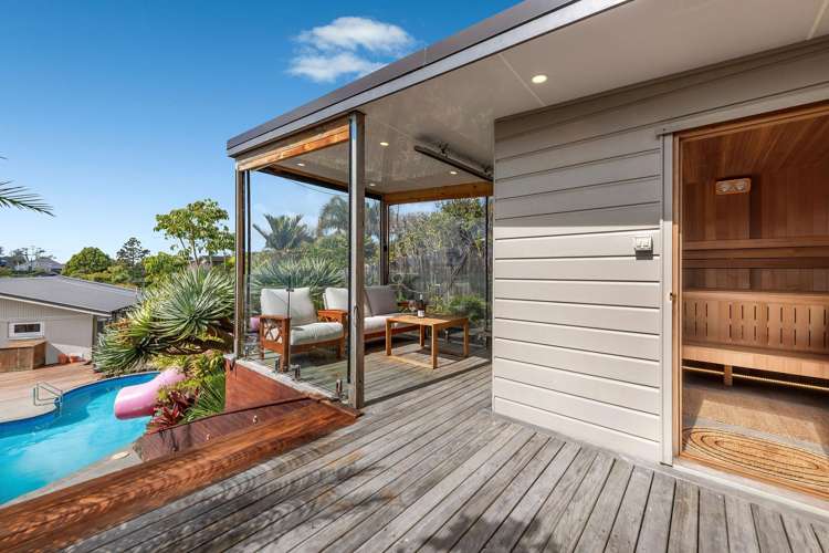 10 Charles Dickens Drive Mellons Bay_3