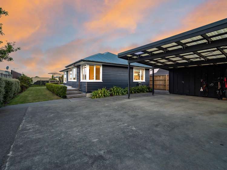 29 Main Road Redcliffs_25