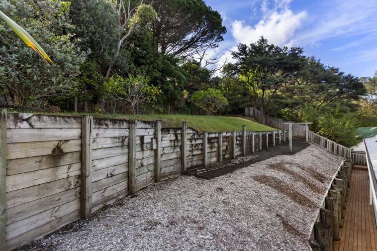 105 Waitakere Road Waitakere_26