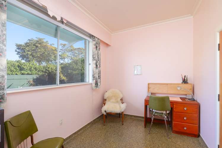 13 Neale Avenue Stoke_17