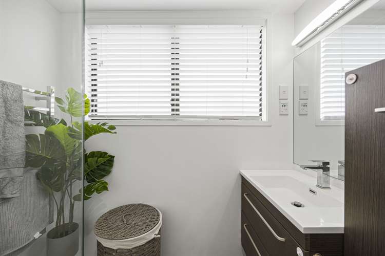 7 Leaming Place Clarks Beach_14