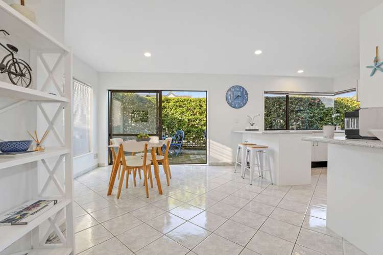 2/77 Harvey Street Waipahihi_8