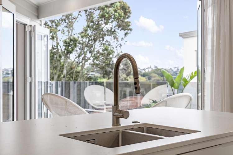 2/13 Walton Street Remuera_6