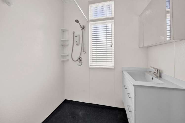 6 Regent Street Hawera_9