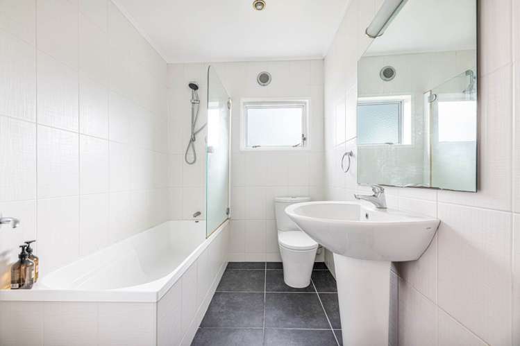 20 Peter Terrace Castor Bay_14