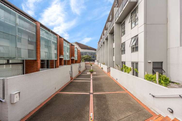 325/57 Mahuhu Crescent_0