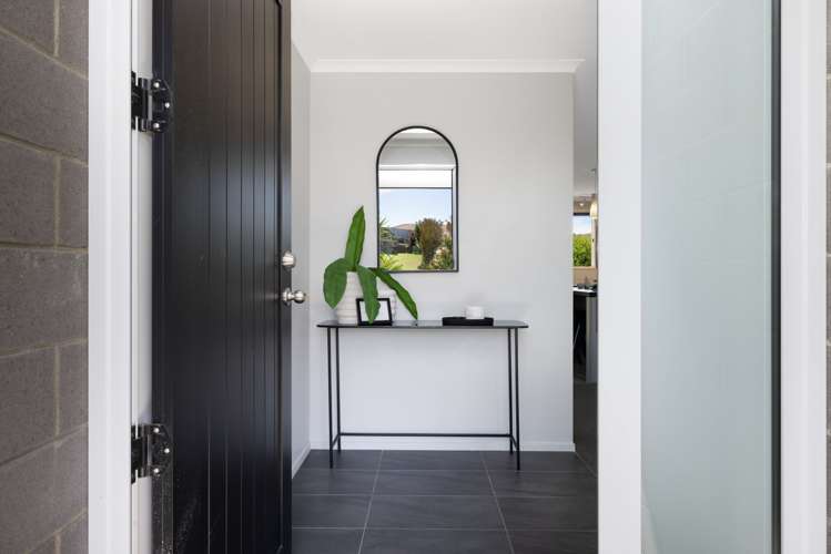 224 Ballintoy Park Drive Welcome Bay_18