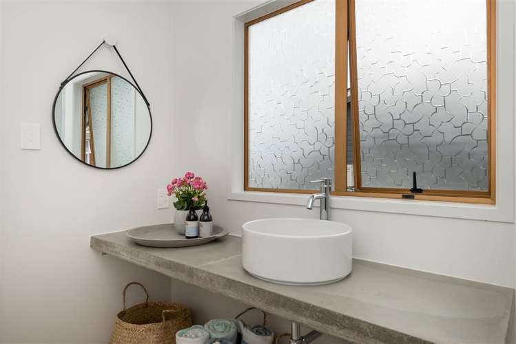 2/5 Eversleigh Road Belmont_15