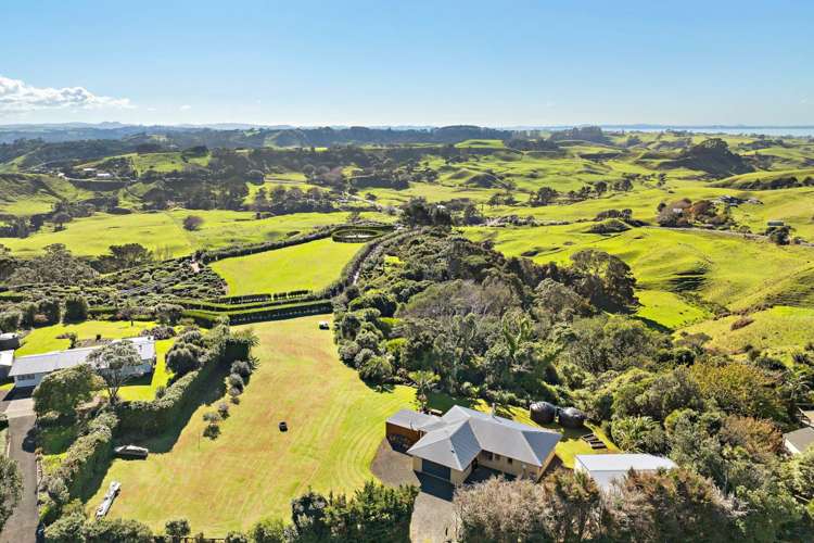 2123 Awhitu Road Pollok_32