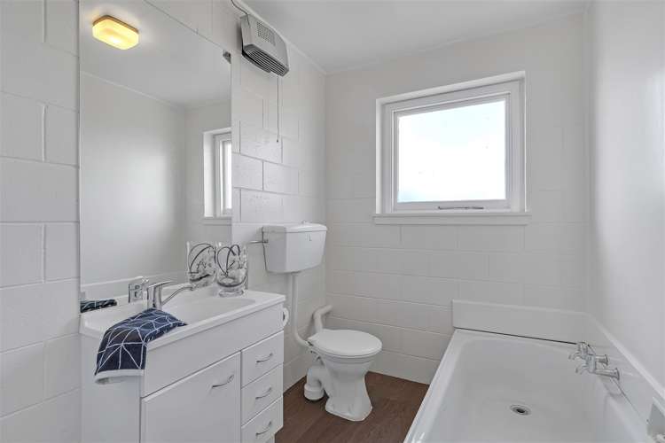 1/99 Aikmans Road Merivale_13