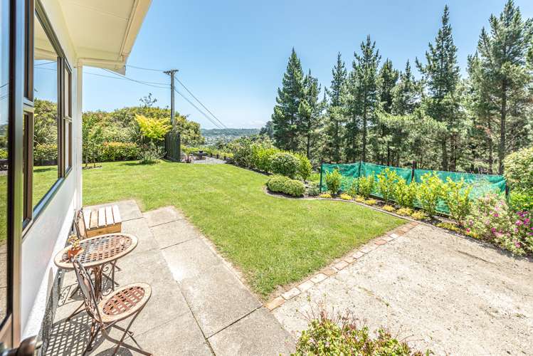 28 Shakespeare Road Bastia Hill_16