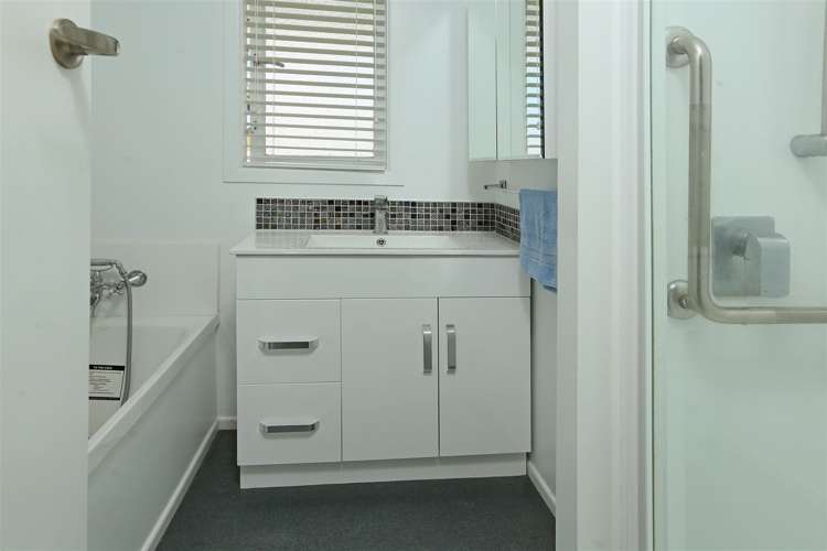 35 Parrs Cross Road Henderson_9