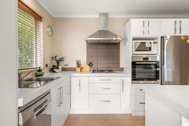 186b Holland Road Puketaha_9