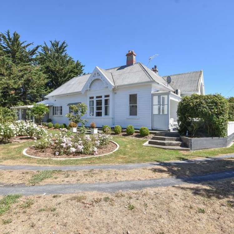 1215 Centre Road Henley_4