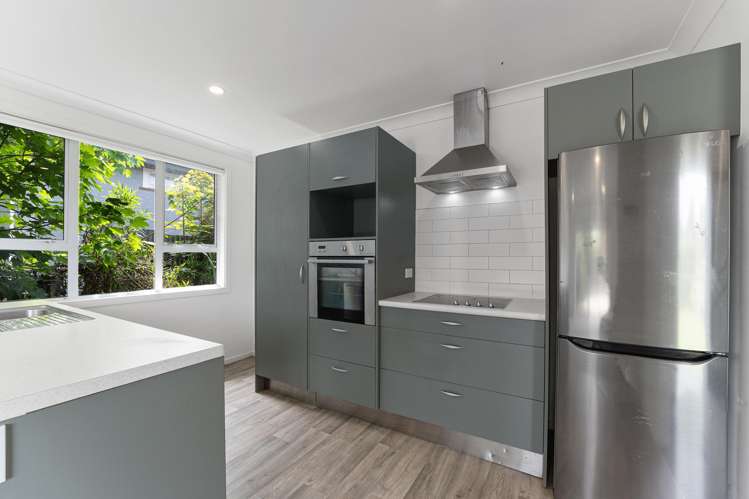 50 Swansea Road_4