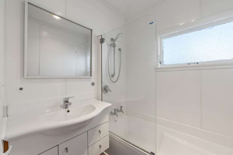 15 York Crescent Westown_11