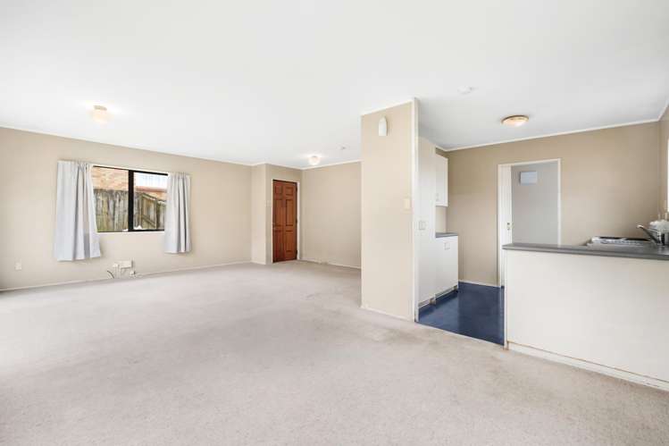 2/78 Mountain Road Mangere Bridge_3