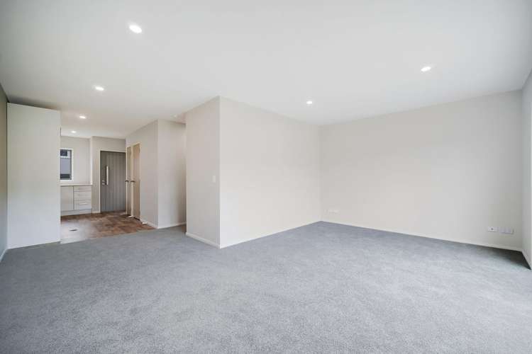 2/70 Clevedon Road Papakura_3