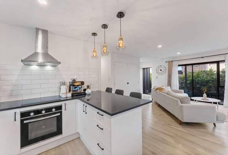 63 Black Beech Crescent Takanini_8