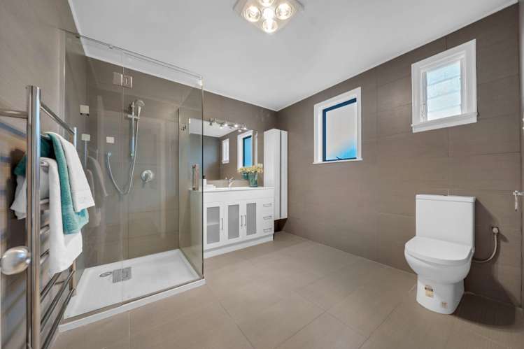 6 Peachgrove Road Te Atatu Peninsula_11