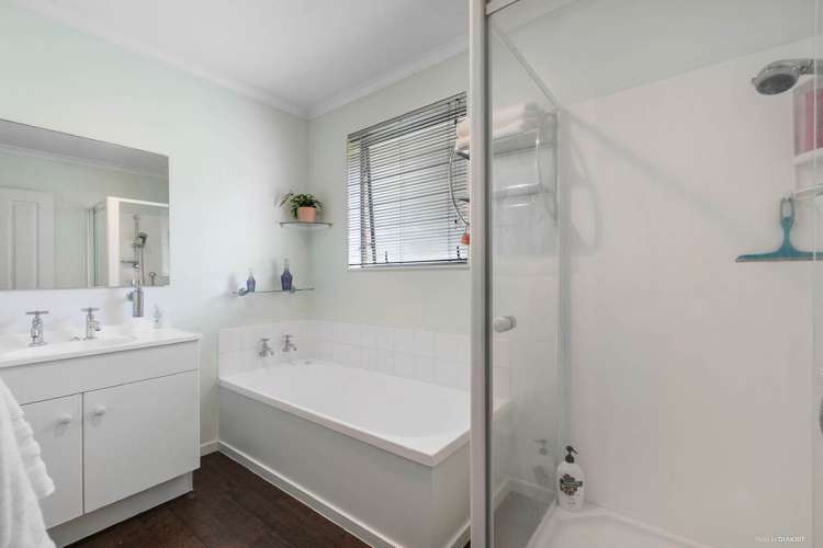 51 Hewlett Road Massey_14