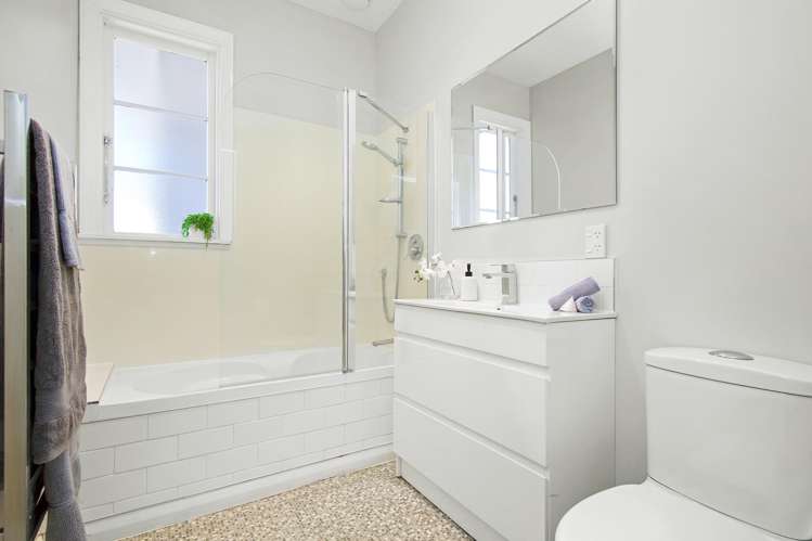 10A Marina Grove Hutt Central_12