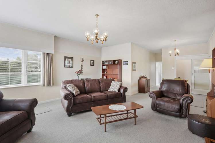 33 Seabrook Avenue New Lynn_1