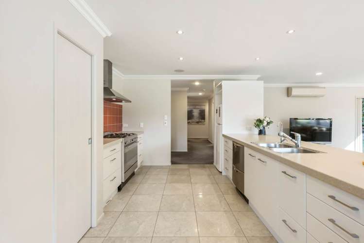 43 Lough Bourne Drive Pukekohe_15