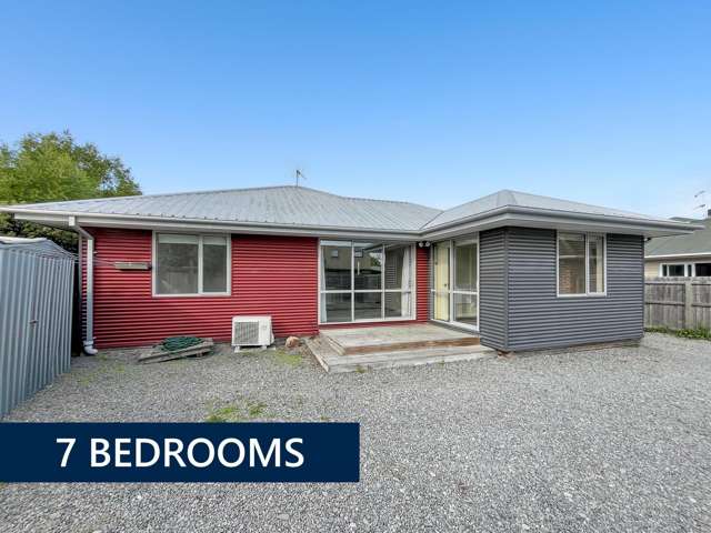 ILAM - STUDENT ACCOMMODATION 2027 - 7 BEDROOMS, 2 BATHROOMS, OFF STREET PARKING