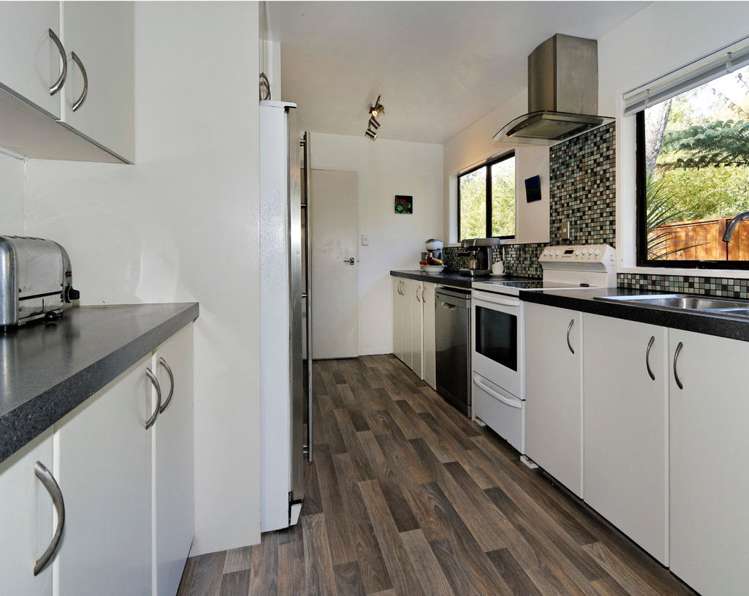 58 Woodfern Crescent Titirangi_5