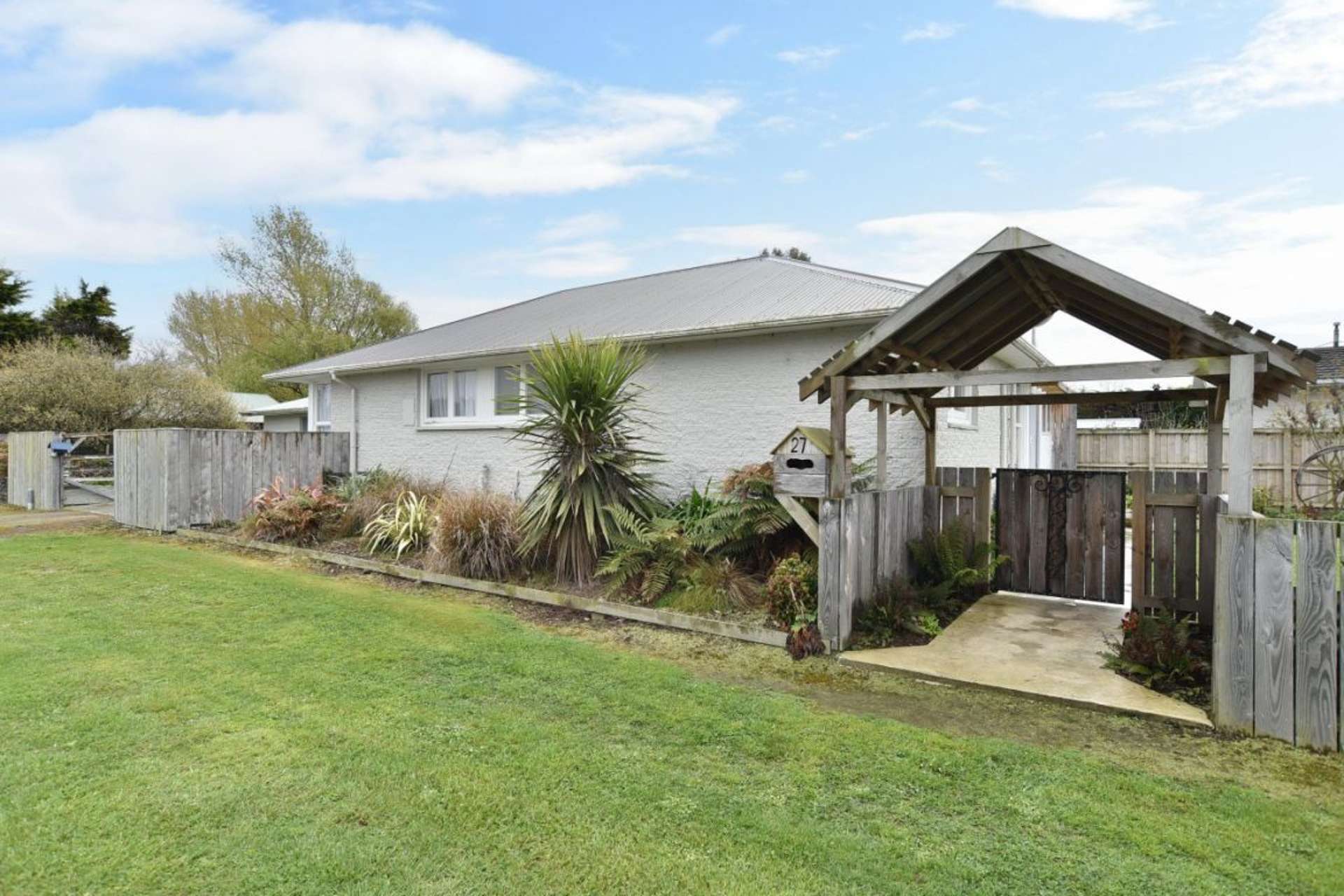 27 Kings Avenue Waikuku Beach_0