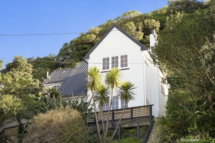44 Queens Drive Lyall Bay_1