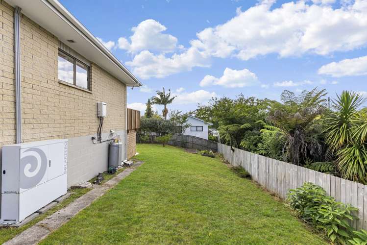 2/6 Charmaine Road Torbay_9