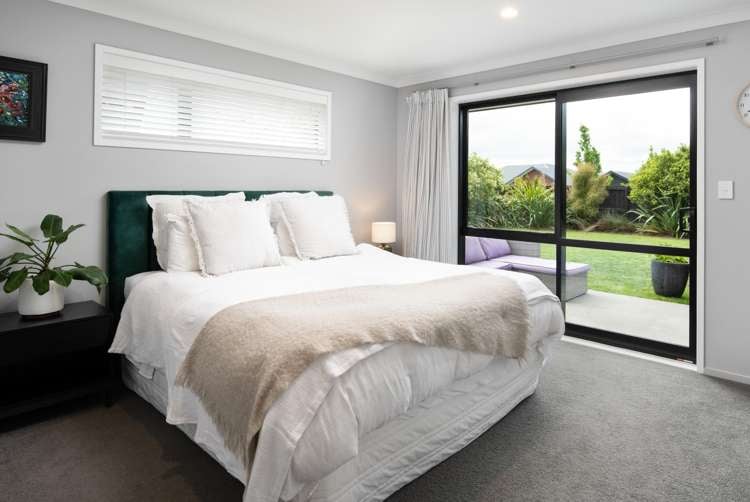 3 Spitfire Drive Burleigh_8