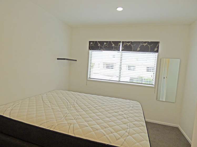 36b/21 Hunters Park Drive Three Kings_4