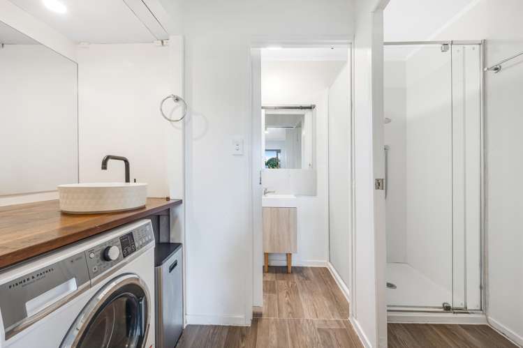 12 Sandrine Avenue Clover Park_18