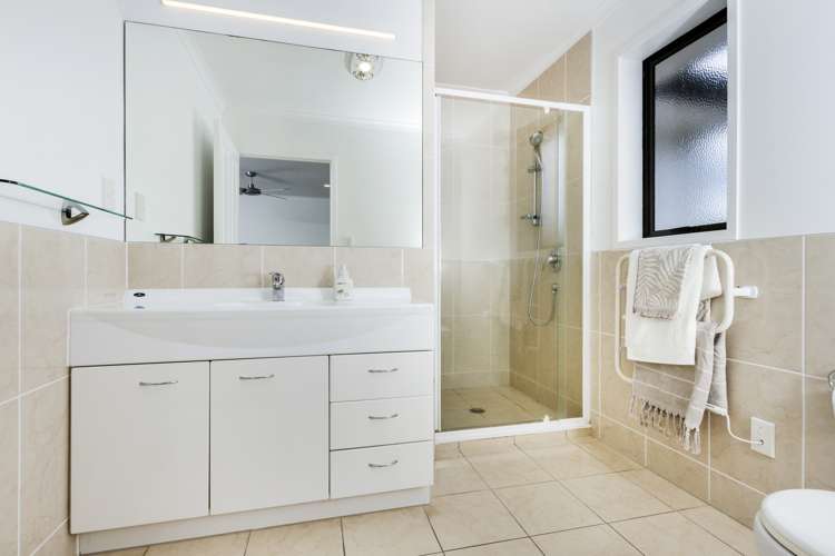 1 Fernbank Lane Greenhithe_11