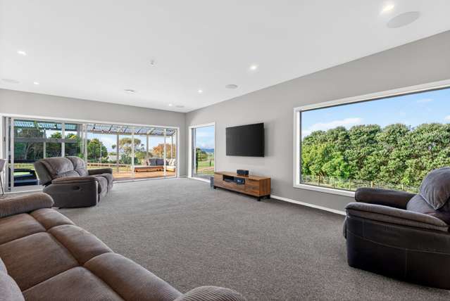 Modern Lifestyle & Rumpus, Easy-Care Land & Views