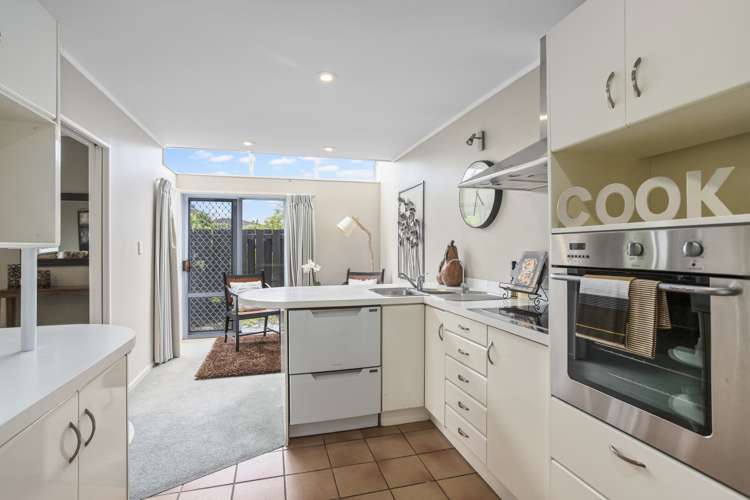 2/3 Hostel Access Road Eastern Beach_10