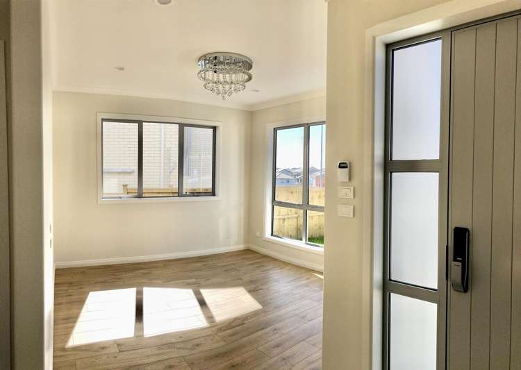11 Aklander Rise Flat Bush_18