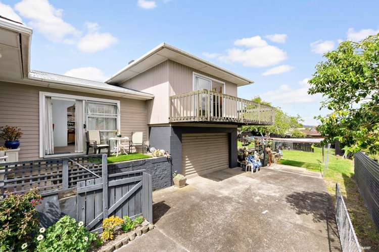64 Flanshaw Road Te Atatu South_7