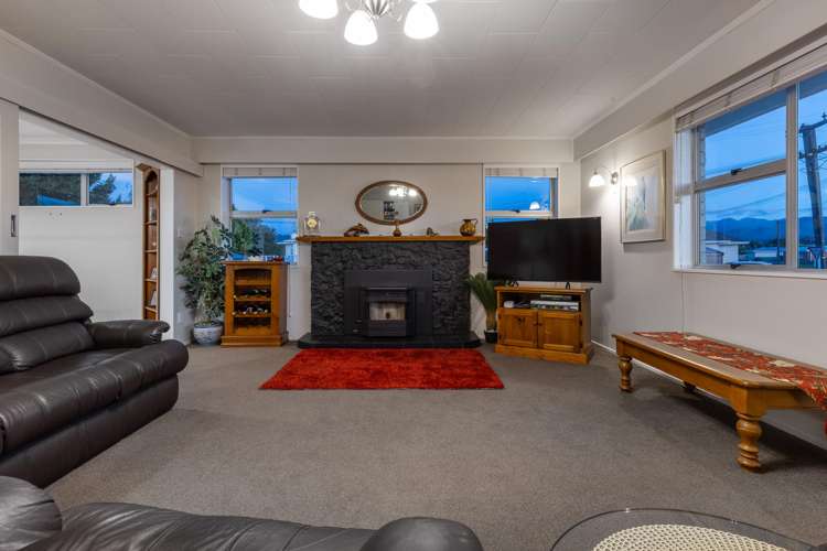 635 Queen Street East Levin_6