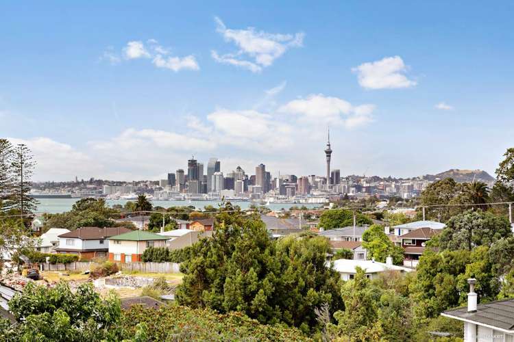 25 Martin Crescent Northcote_1