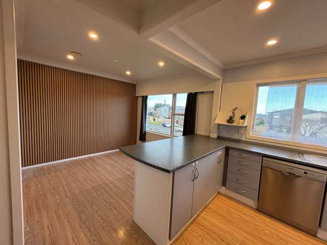 141 Gossamer Drive Pakuranga Heights_3