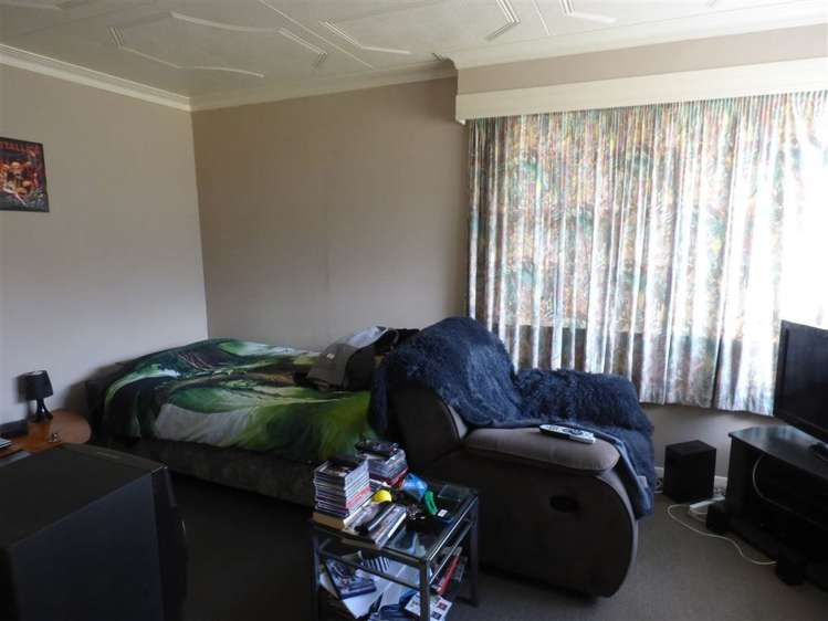 211 Clyde Street Balclutha_9