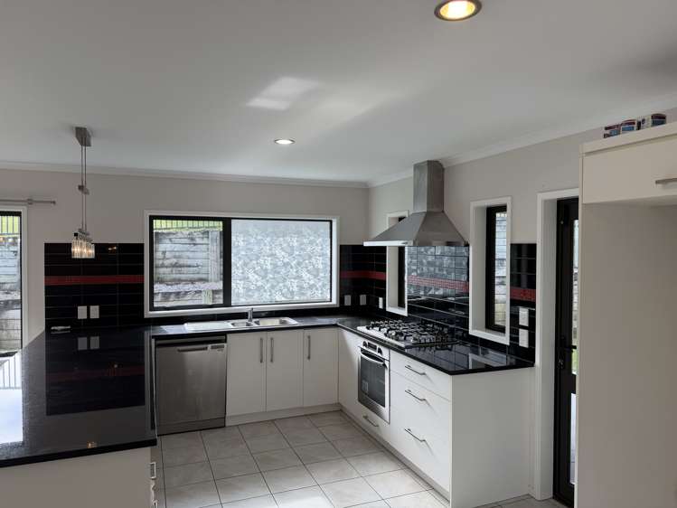 10 Caldera Crescent Pyes Pa_3