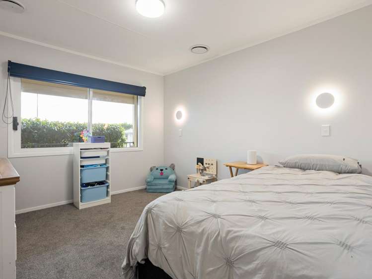 2 Brookbank Place Glenview_15